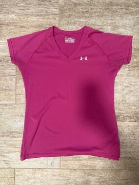 Under Armour Women's Magenta V-Neck Short Sleeve Performance Tee